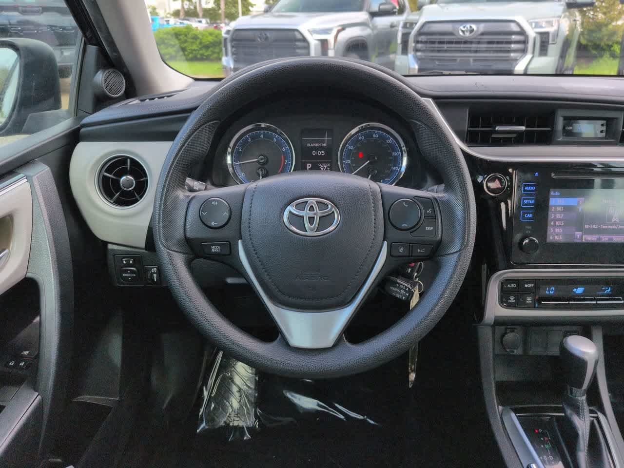 Used 2017 Toyota Corolla LE FWD image 15