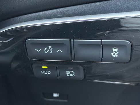Used 2016 Toyota Prius Four w/ Advanced Technology Package FWD image 35