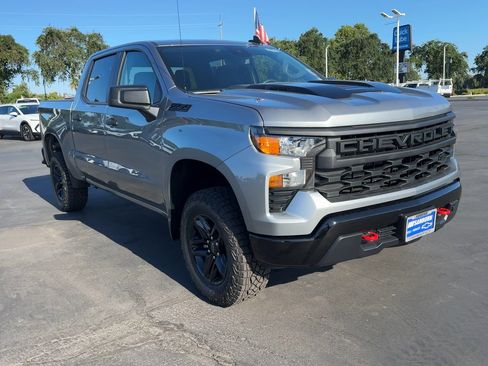 New 2026 Chevrolet Silverado 1500 Custom Trail Boss w/ LPO, Dark Essentials Package AWD/4WD image 5