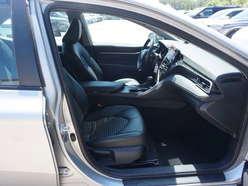 Used 2022 Toyota Camry SE FWD image 15