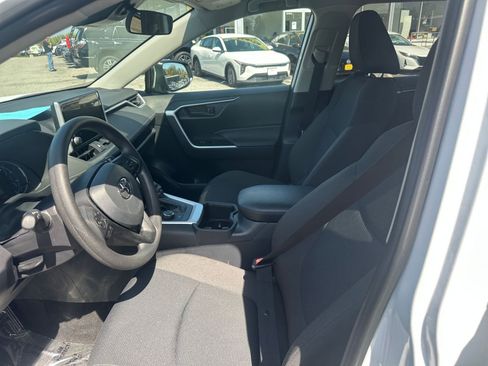 Used 2025 Toyota RAV4 LE image 25
