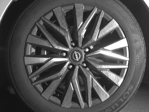 Used 2025 Nissan Altima 2.5 SV FWD image 12