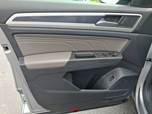 Certified 2023 Volkswagen Atlas SEL R-Line AWD/4WD image 13