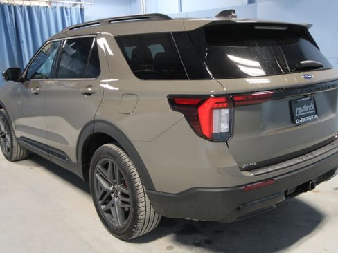 New 2026 Ford Explorer ST-Line w/ ST-Line Street Pack image 26