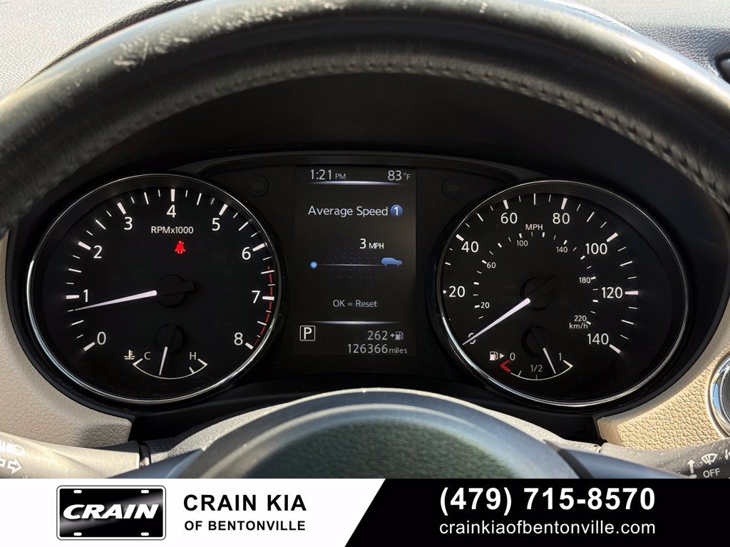 Used 2017 Nissan Rogue SV w/ SV Premium Package FWD image 14