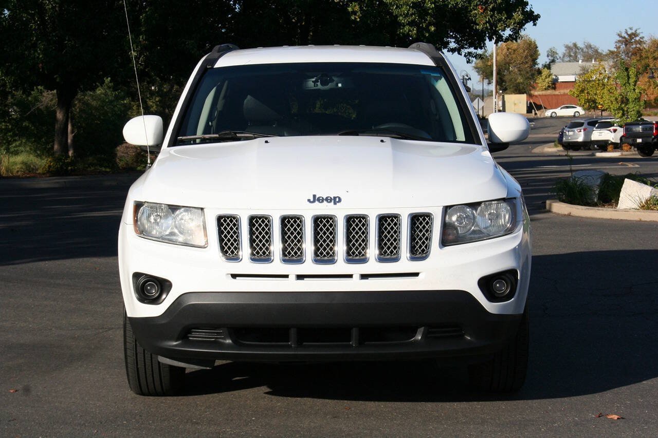 Used 2016 Jeep Compass Latitude AWD/4WD image 2