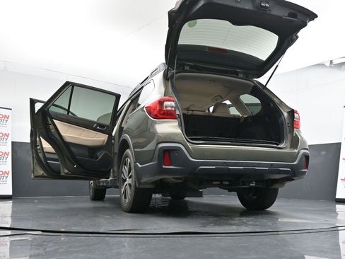 Used 2018 Subaru Outback 2.5i Limited image 30