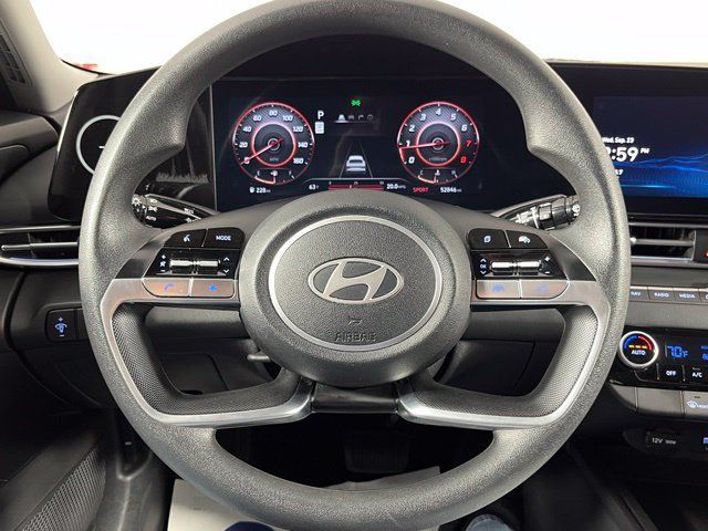 Used 2024 Hyundai Elantra SEL FWD image 13