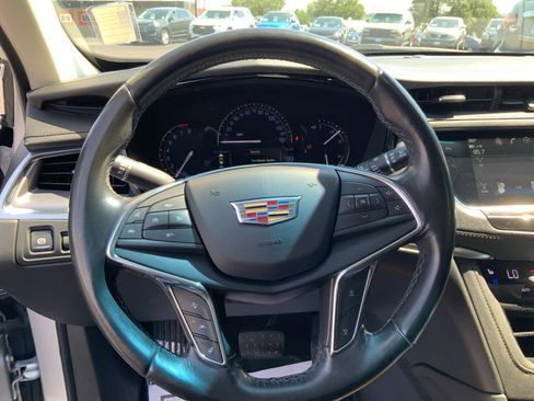 Used 2019 Cadillac XT5 Premium Luxury AWD/4WD image 12
