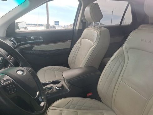 Used 2016 Ford Explorer Platinum image 9