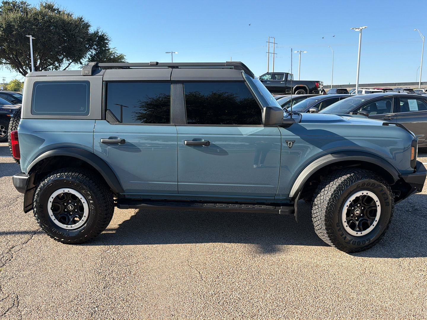 Used 2023 Ford Bronco 4-Door w/ Sasquatch Package AWD/4WD image 2