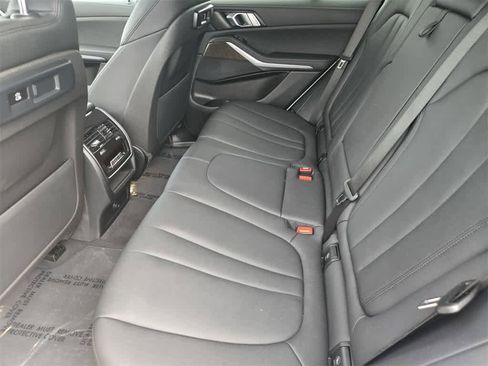 Used 2022 BMW X5 sDrive40i w/ Premium Package image 12