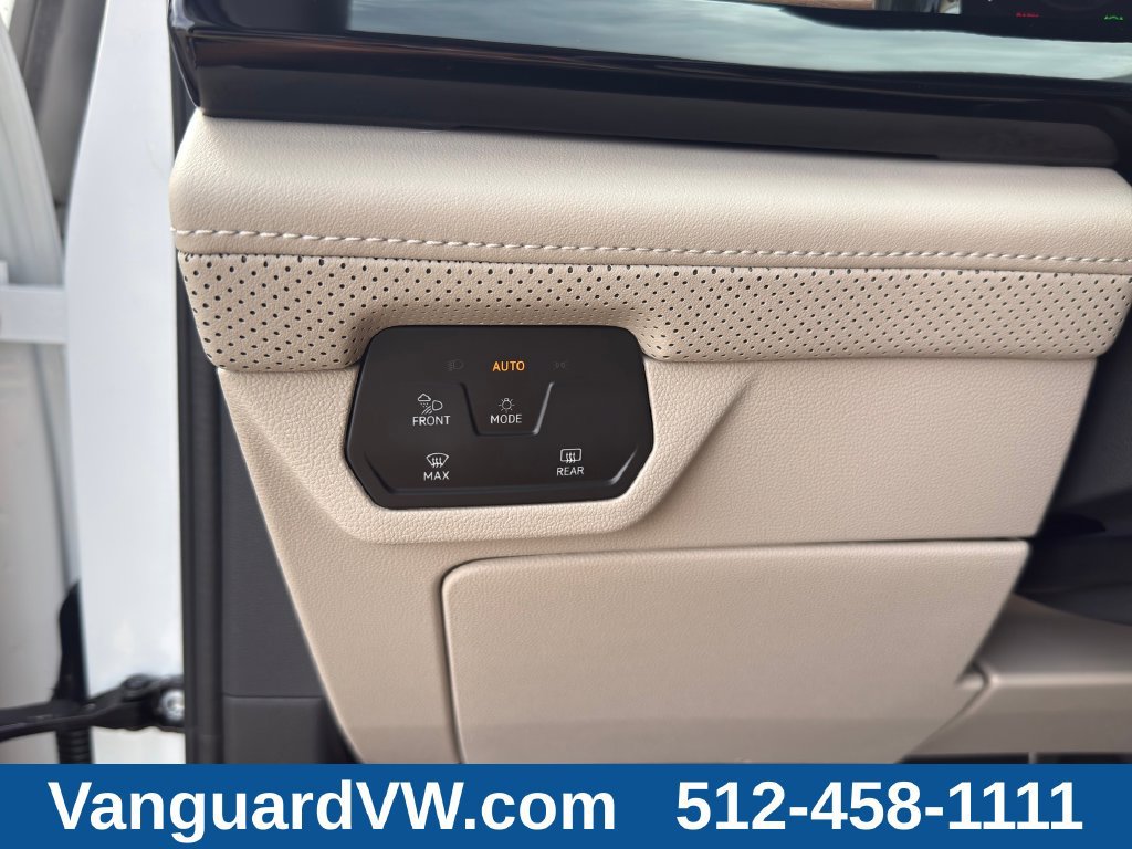 Used 2024 Volkswagen Atlas SE w/ Black Wheel Package FWD image 23