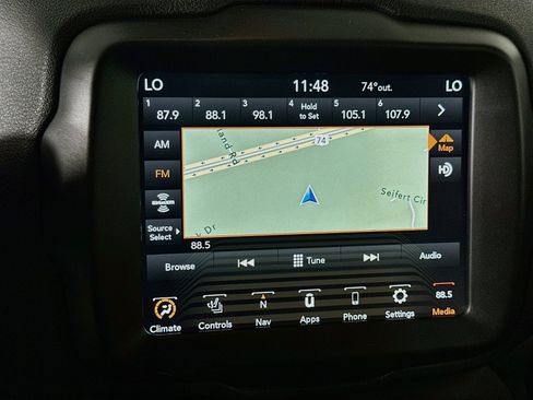 Used 2022 Jeep Renegade Latitude w/ Convenience Group AWD/4WD image 21