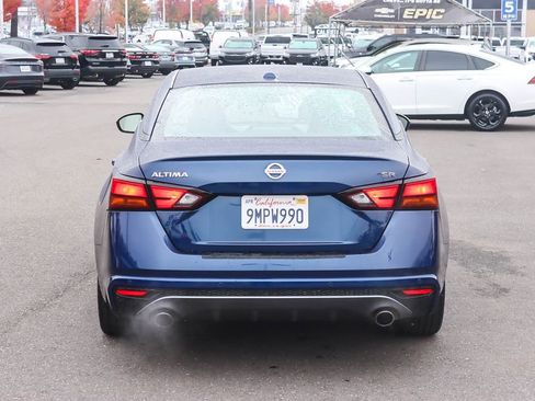 Used 2022 Nissan Altima 2.5 SR image 3