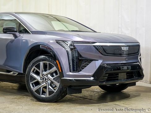 New 2026 Cadillac Optiq Luxury 2 image 2