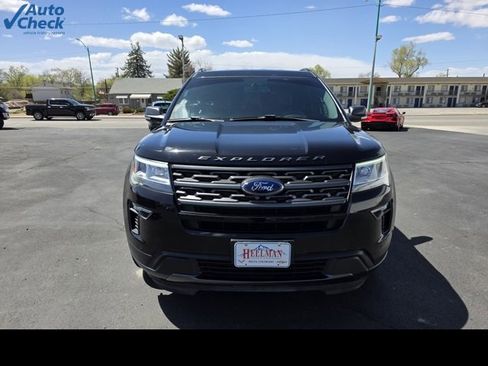Used 2019 Ford Explorer XLT w/ Equipment Group 202A image 4