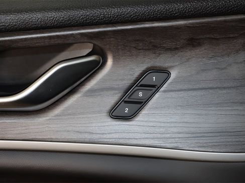 Used 2022 Jeep Grand Cherokee Limited 4xe image 17