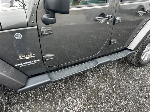 Used 2017 Jeep Wrangler Unlimited Sahara w/ Connectivity Group image 9