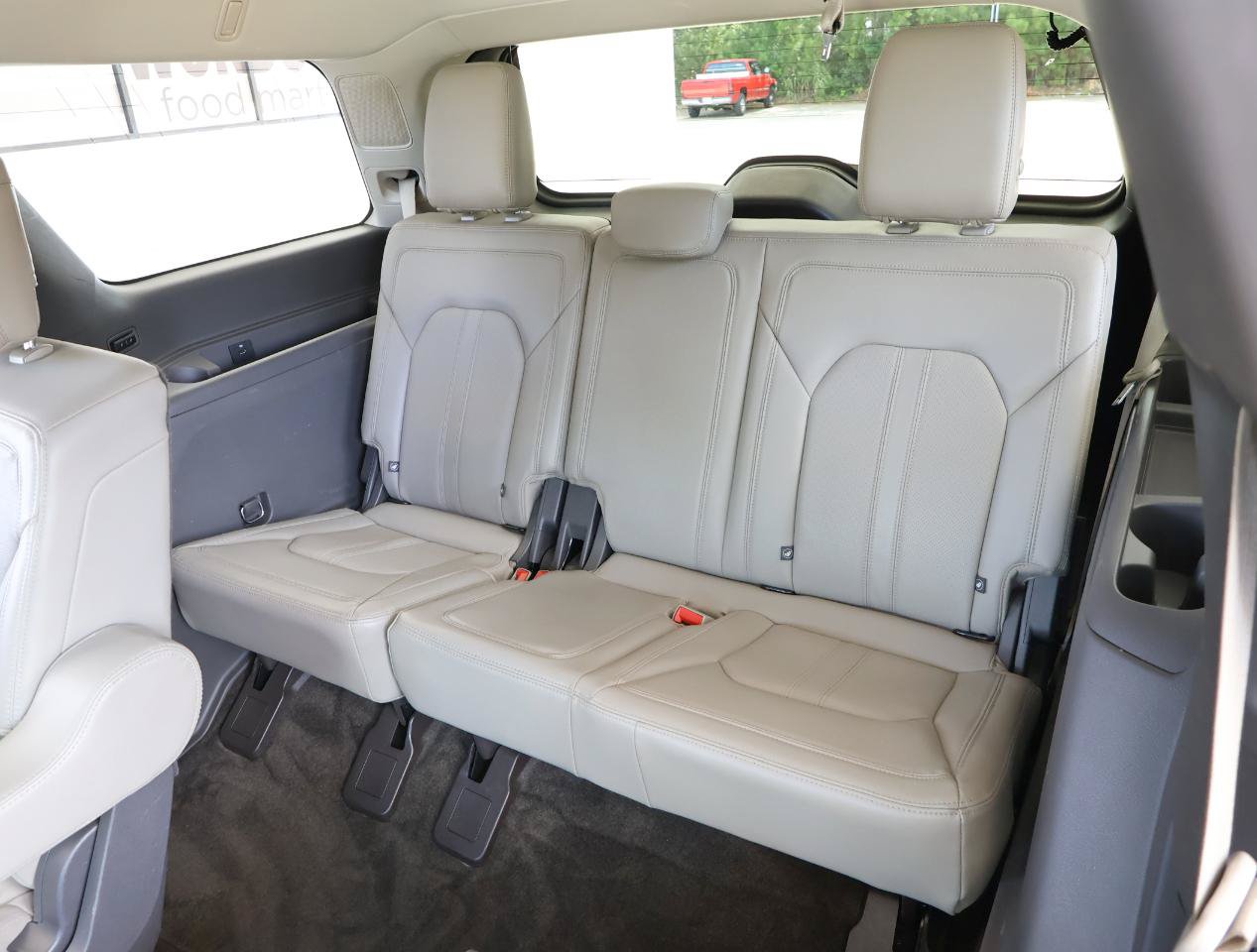 Used 2018 Ford Expedition Limited w/ Equipment Group 302A RWD image 24