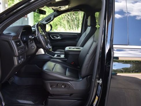 Used 2022 Chevrolet Tahoe LT w/ Luxury Package RWD image 9