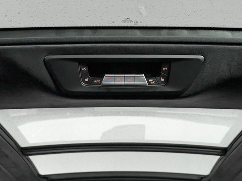 Used 2025 BMW X7 xDrive40i w/ Premium Package image 52