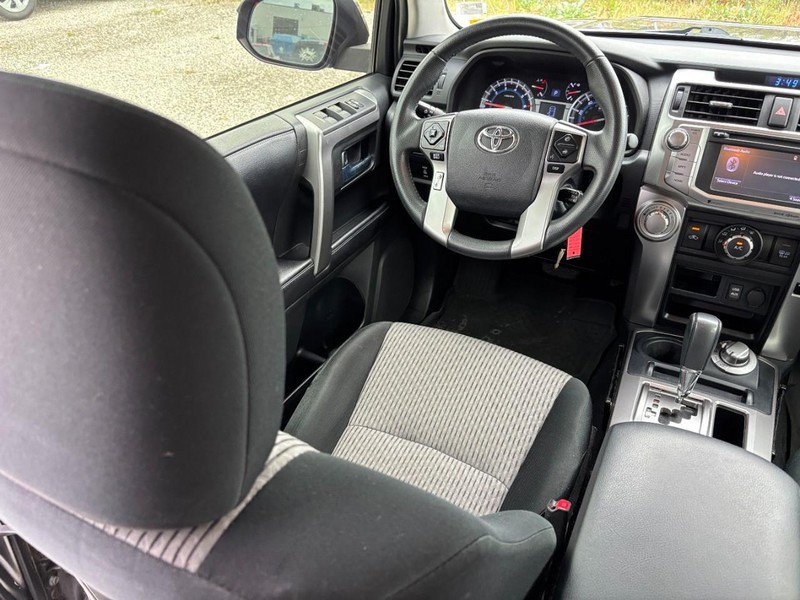 Used 2017 Toyota 4Runner SR5 AWD/4WD image 14
