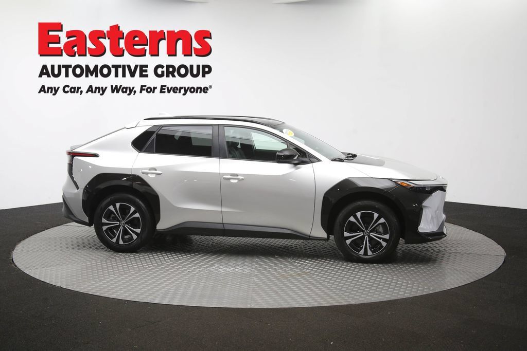 Used 2024 Toyota bZ4X FWD image 48