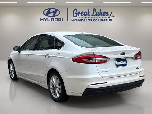 Used 2020 Ford Fusion SE image 3