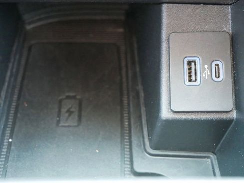 Certified 2024 Ford Edge Titanium image 27