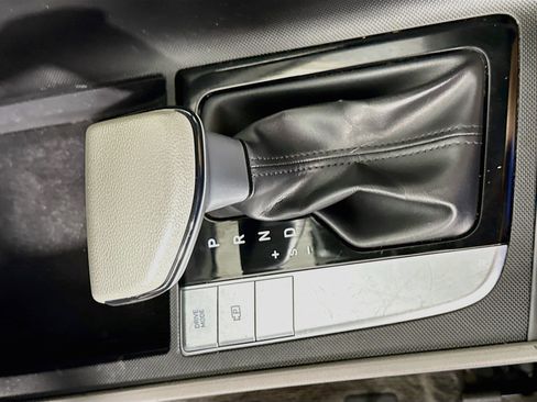 Used 2023 Hyundai Elantra SEL w/ Preferred Accessory Package FWD image 20