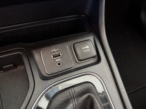 Used 2019 Jeep Cherokee Limited FWD image 33