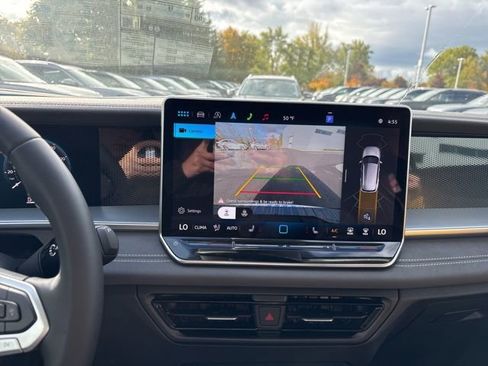 New 2025 Volkswagen Tiguan SE image 14