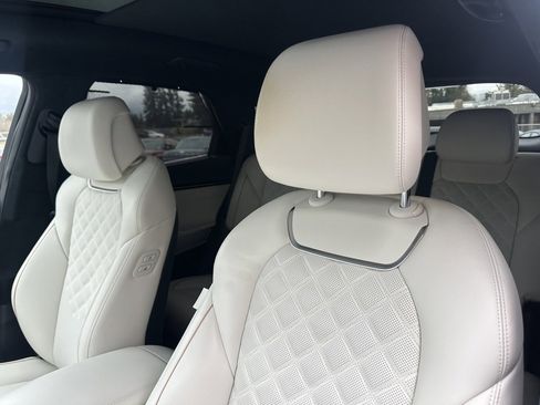 Used 2024 Genesis Electrified GV70 Prestige w/ Prestige Package image 11