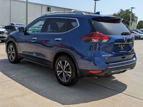 Used 2019 Nissan Rogue SV w/ Premium Package FWD image 8