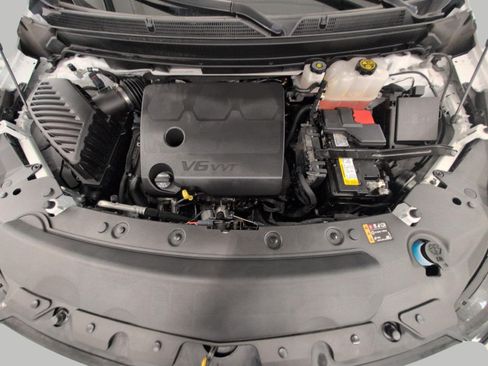 Used 2023 Buick Enclave Essence AWD/4WD image 8