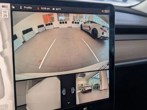 Used 2023 Tesla Model 3 Standard Range image 17