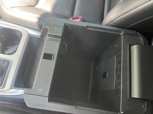 Used 2021 Ford Explorer XLT w/ Equipment Group 202A AWD/4WD image 23