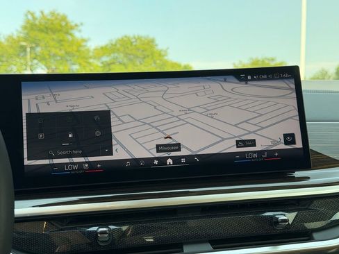 Certified 2024 BMW X7 xDrive40i AWD/4WD image 32