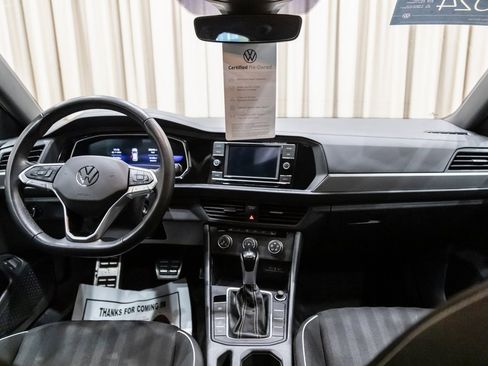 Used 2024 Volkswagen Jetta Sport image 13