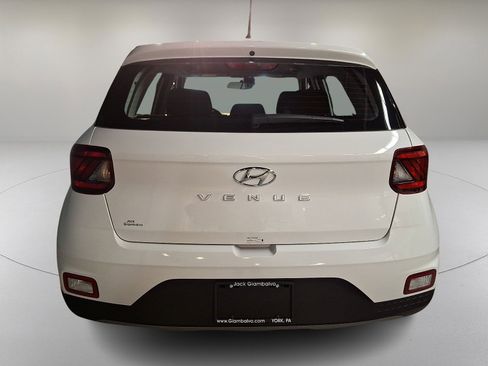 New 2025 Hyundai Venue SE image 5