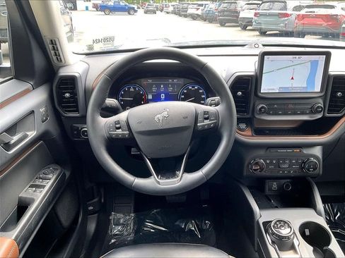 Used 2024 Ford Bronco Sport Outer Banks w/ Tech Package AWD/4WD image 17