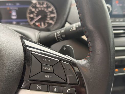 Used 2020 Nissan Altima 2.5 SR w/ Premium Package FWD image 9