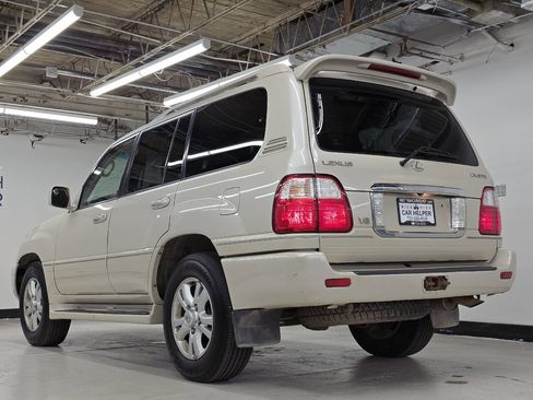 Used 2004 Lexus LX 470 4WD image 21