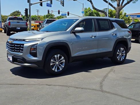 New 2026 Chevrolet Equinox LT w/ Safety and Technology Package FWD image 3