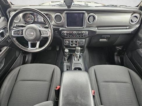Used 2020 Jeep Gladiator Overland image 12