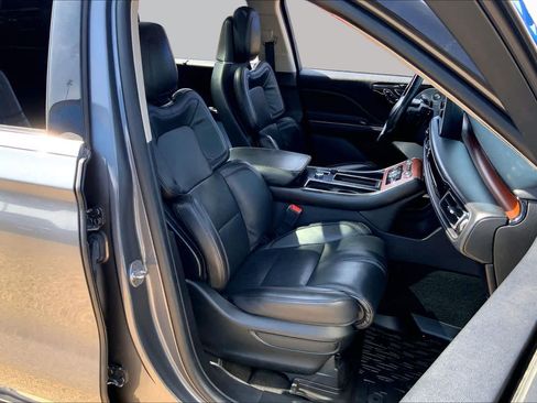 Used 2022 Lincoln Aviator Reserve w/ Equipment Group 201A AWD/4WD image 9