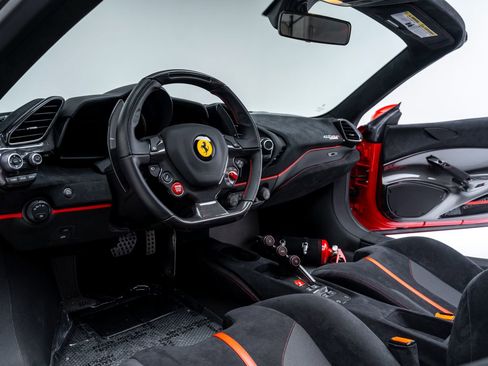 Used 2020 Ferrari 488 Pista Spider image 57