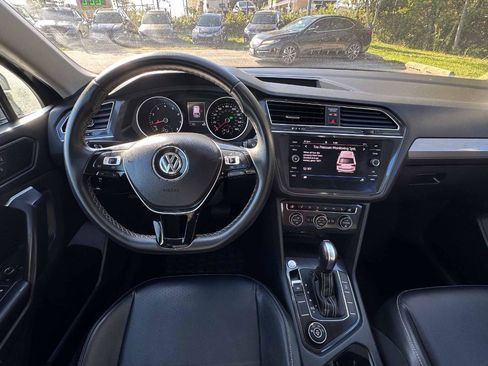 Used 2021 Volkswagen Tiguan SE R-Line AWD/4WD image 18