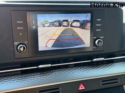 Certified 2024 Kia Carnival LX image 23